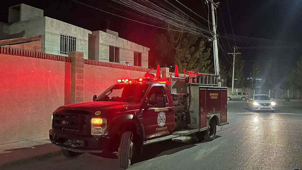 Fuerte flamazo de gas deja a padre e hijo con quemaduras graves